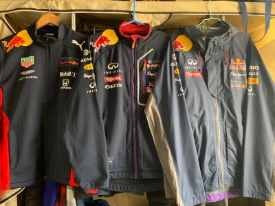 第一次用這個軟體 物流快速 價格合理 商品也正確 搭配折抵券用的話基本都可以省下手續費 只要確認好賣家和商品是不是可以購買的話就不會有太多問題