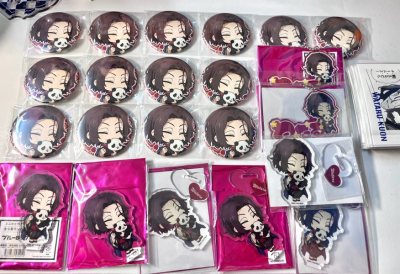 代切速度很快，讓我吃到了夢情！（第一次速度快過同擔嘿嘿）中華熊貓柄真的超級萌，滿足了！而且日文翻譯也很準確，靠著翻譯分辨出no image的連結是哪一款周邊（運送過程中一直很忐忑，擔心會不會是我理解錯了，結局是好的，終於集齊久遠涉的正比立牌嘿嘿）