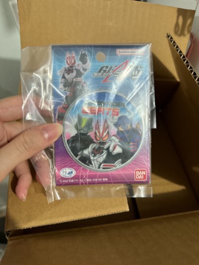 第一次使用者平台購物，成個流程很好！首先，包裝非常好，即使買了原盒的東西也包裹得非常好，盒的所有也沒有崩掉或是凹陷，很有驚喜！是一個非常好的購物經驗。其次，即使購買二手市場的商品，也有獨立的包裝且安全包裹好！很贊！！物流追蹤方面也很好，隨時能方便追蹤包裹到哪兒去，即...