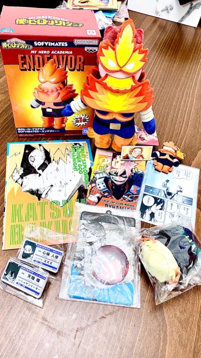 這次也很幸運 賣家們包裝很安全 也很快速就收到包裹 箱子裡泡沫紙也很多讓人感到很安心 就是如果審核過程能在二十四小時內完成批准就好了!