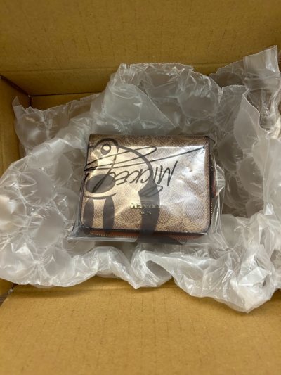 從下單到收到貨品大約半個月 果然這等待是值得的 物品如同賣家的形容 也符合自己的期待 會持續關注此網站 期待挖掘更多的好物?