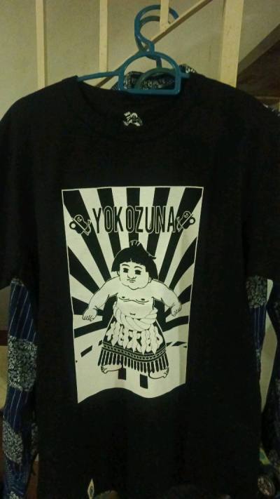 From Japan to Malaysia, received in good condition. satisfaction of quality made in Japan!