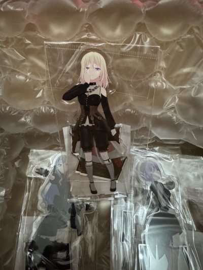 So this time i get a new model acrylic from ave mujica, it so fast before i could even think of it will arrives any soon possible! ! ...