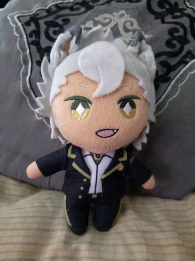 Jack Howl is one of my favorite characters ever, so having a physical form of his that I can lovingly strangle and stare at makes me ...
