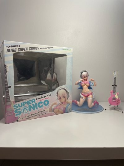 i love it so much! everything was in good condition and it’s my fav figure now ^^ the fans are so cute i love them too!