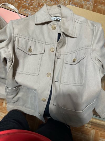 Got in good condition, the jacket and shoes were presentable that close to new. I really loved the shoes and jacket. The problem here...