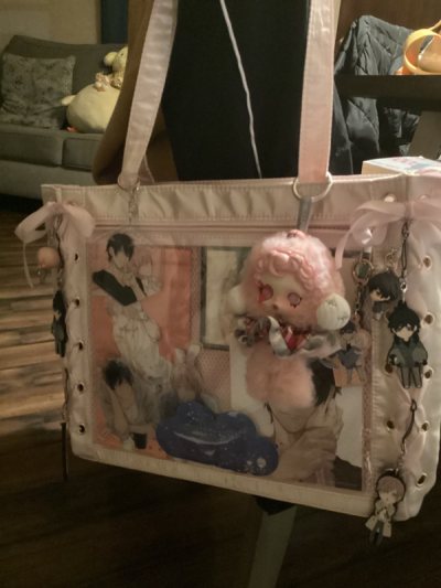 I got a bunch of BL merch and made an Ita bag dedicated to my favorite BL manga! ! ! Loved it!