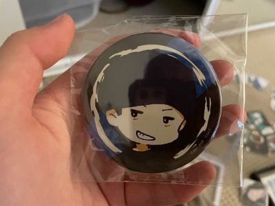 第一次看到樱花妹原来也有炸药包式包装www
吃了一个小盘还被好心樱花妹送了自推冰箱贴，市价偏好顿时变大好价盘了!