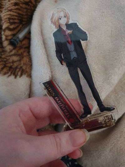 It is perfect no scratches no smudges came wrapped perfectly it is very cute!