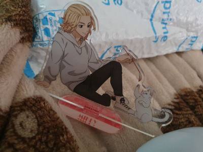 It is cute and simple acrylic stand super good quality! ! !