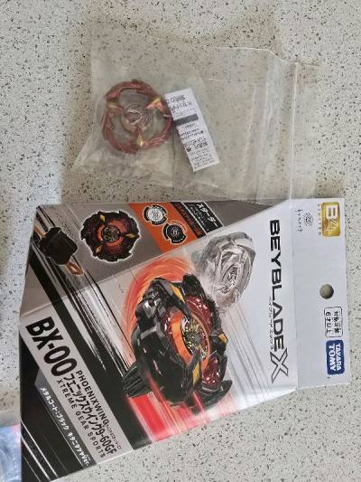 New beyblade x product and some small figures of purin and pika, everything is great and once again great packaging!