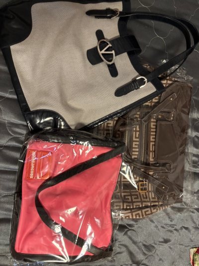 received the parcel fast! Doorzo is really the most reliable and fast service I ever come across. the packaging is neat and items car...