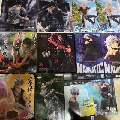 Physically my largest haul so far!

lots of jujutsu kaisen figurines and boxed osomatsu birthday cake pouches + keychains~
quite a bi...