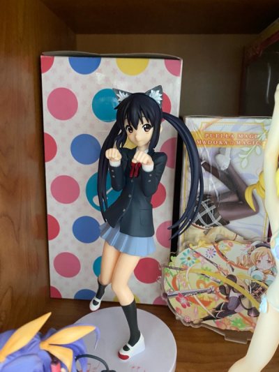 absolutely in love! super rare to find these figures at such a low price! definitely recommend shopping here at Doorzo if your lookin...