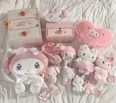 all items came in perfectly and came in super quickly! i used dhl service:) fits perfectly with my collection!!