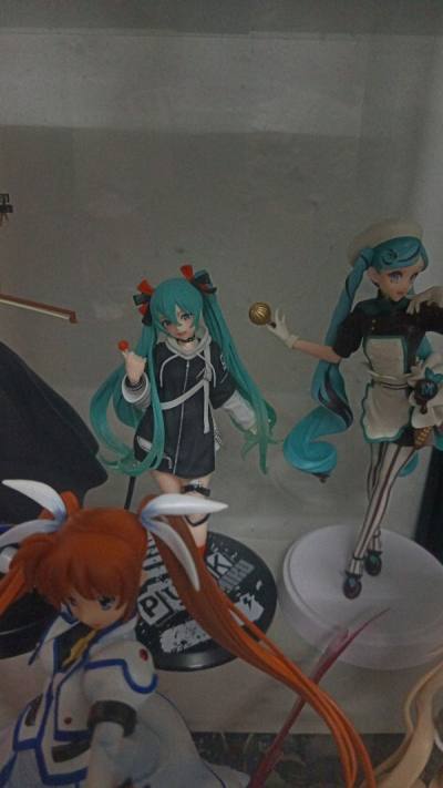 second time buying from doorzo figur arrived in good quality, not to long wait time a little expensive on the shipping side