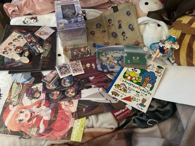 suuuper happy that this package finally came in! everything is exactly what i ordered and in perfect condition! 