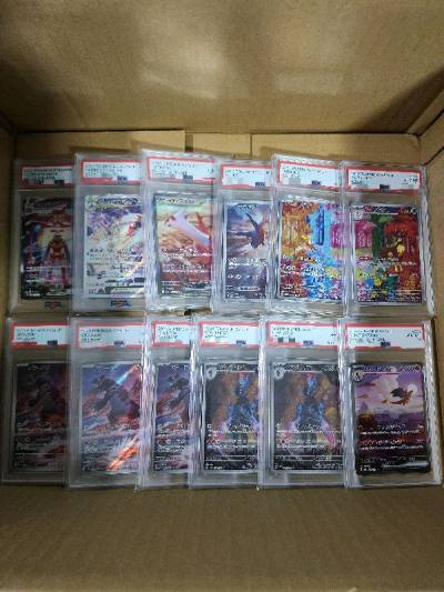 Bought more Pokémon slabs to take advantage of the 10% off on Mercari Japan. 

Feedback: 
Ive realised some Japanese sellers cant pac...