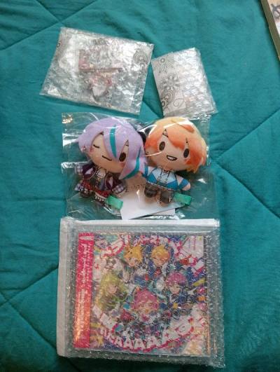 As always, my review is a 100/10.

This time I ordered merch alongside a friend (who ordered the wxs merch) while I ordered a bit of ...
