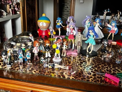im super happy with my haul, i had been wanting the Lain figure for soo looooong and finally i was able to snag it up for 10000 yen i...