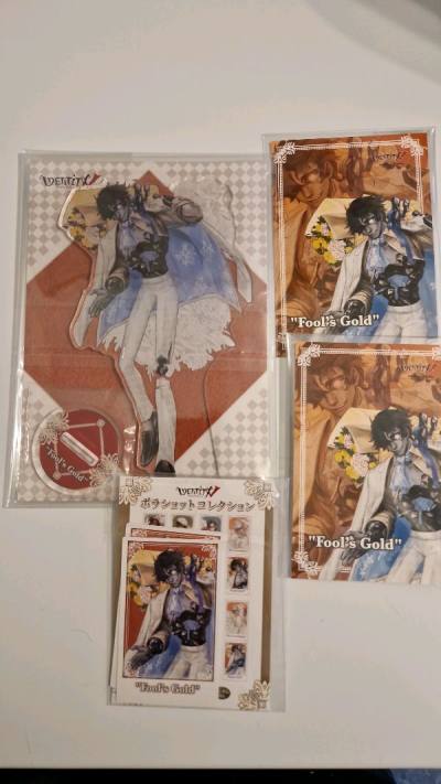 Wanted some merch of fools gold for his white day design and I was so happy when I found these, came in perfect quality, really nicel...
