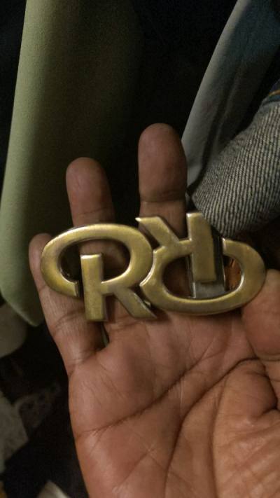 Very rare Rolleiflex dress belt buckle. A used item found on the market, a hard to find item. Glad to found here on the market. 