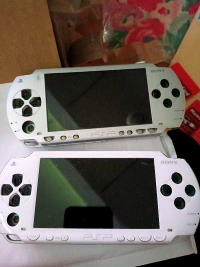 the junk arrived safe. no missing and same as the pics but only one seller send wrong charger cable and itds charger not psp charger....