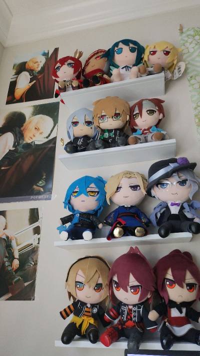 Super cute! My plushie collection is ever growing! (^.^)