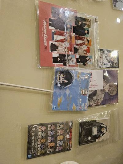 packaged my items rlly well. am really satisfied with the condition!
