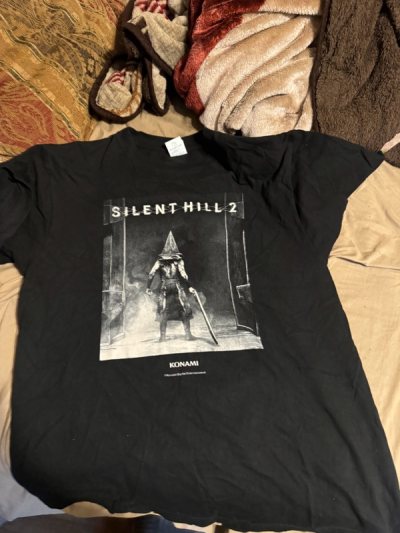  I was so glad to find a good price With this shirt I’m so happy that it gets a rock with it 