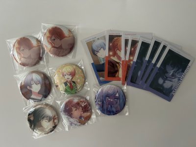 I was unfortunate enough to have been scammed by two mercari sellers in the same consolidated package. Project Sekai fans, please be ...