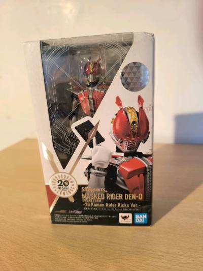 Won in and audition and very proud about it, perfect condition, lot of good accessories, great quality and price. very happy about th...