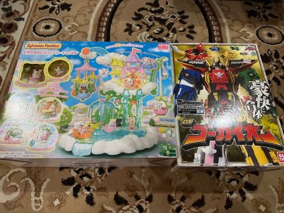 Happy to find this Sylvanian families fairy castle and DX Gokaioh for a very good price and very good condition. 