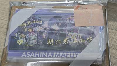 這次透過doorzo購買了很多稀有的小卡，在集齊小卡圖鑑的部分幫了很大的忙，一些友善賣家也會寫感謝小卡和送小禮物，運送速度也很迅速，大致上的購物體驗良好。