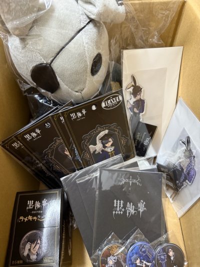 最近買比較少的東西才發現原來平台可以幫忙儲藏60天！ 真的很方便讓我可以有彈性去決定哪些商品要先運回 哪些要累積 這次包裝的也很完整 就是箱子有點太大了 還好空運沒有材積費的問題～