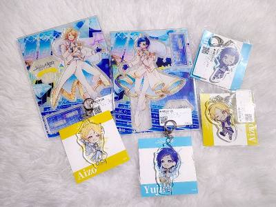 ive been waiting ages to get these merch and thanks to doorzos anybuy feature i was able to get these exclusive lipxlip concert merch...