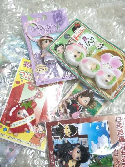 yay!! more parcels from doorzo again~ this time i helped my friend purchase her king of fighters plushie and also many more kewpie ke...
