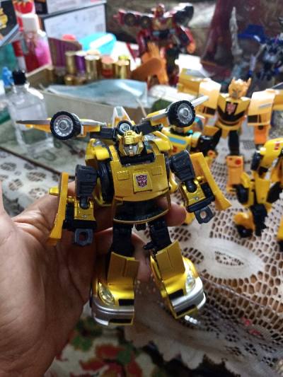 Item is in great condition for a second hand item. 
Paint metallic coloring still looking perfect considering this is almost 20 years...