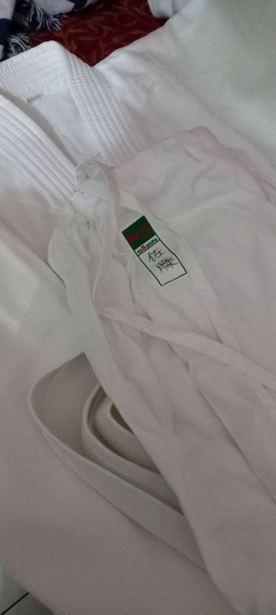 It was really cheap and doesnt look authentic. Hope it lasts.