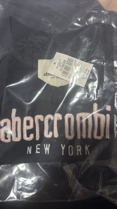 bought game merch and clothing! super happy with doorzo, tysm!!