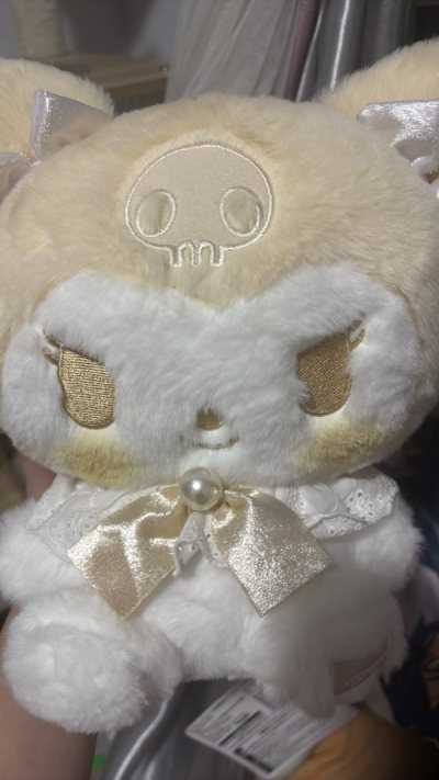 prettiest kuromi plushie and chikawa merch❤️❤️i love how the champagne kuromi looks