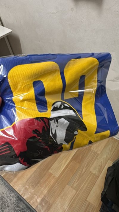 nice condition, fast shipping ,nice packing and very  original item