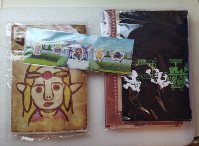 Box arrived in pretty bad condition (water damage), but good thing I paid the extra 100 yen for bubblewrap. The items were protected ...