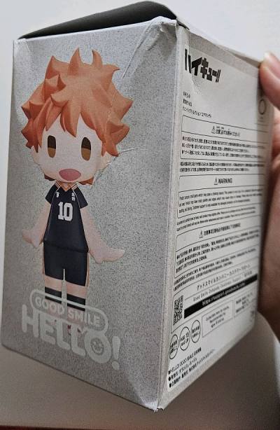 第一次外箱有壓到的痕跡 
進而壓到了箱內的figure 盒子qwq 這盒子是想留的 現在要考慮
其他都好