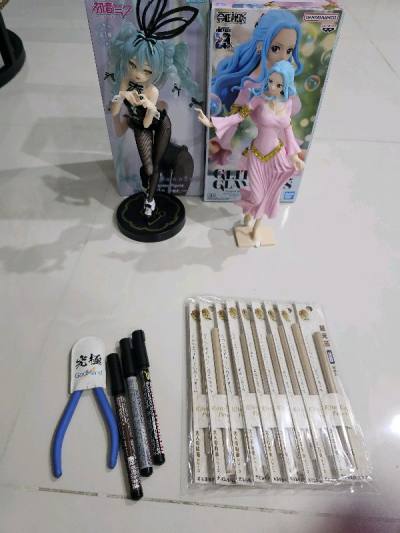 I ve been looking for these 2, esp the bunny one for a while, mostly tryna find a cheap one LOL. items package well and nothing is da...