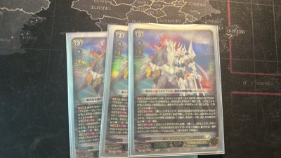 card in good condition and seal, need to be careful when open the pack with knife or it damage the card