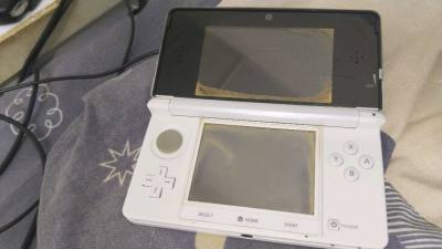 looks nice but there is brown dust inside let me see of i can clean it 