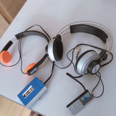 Headphones by Sakuraya