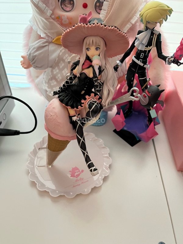 New Ice Cream Witch Figure! 