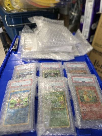 第二十六次在Doorzo上面買寶可夢卡片
這次有買到御三家進化
共六連
亮晶晶的很帥氣
再次感謝工作人員及平台 (๑˃́ꇴ˂̀๑)